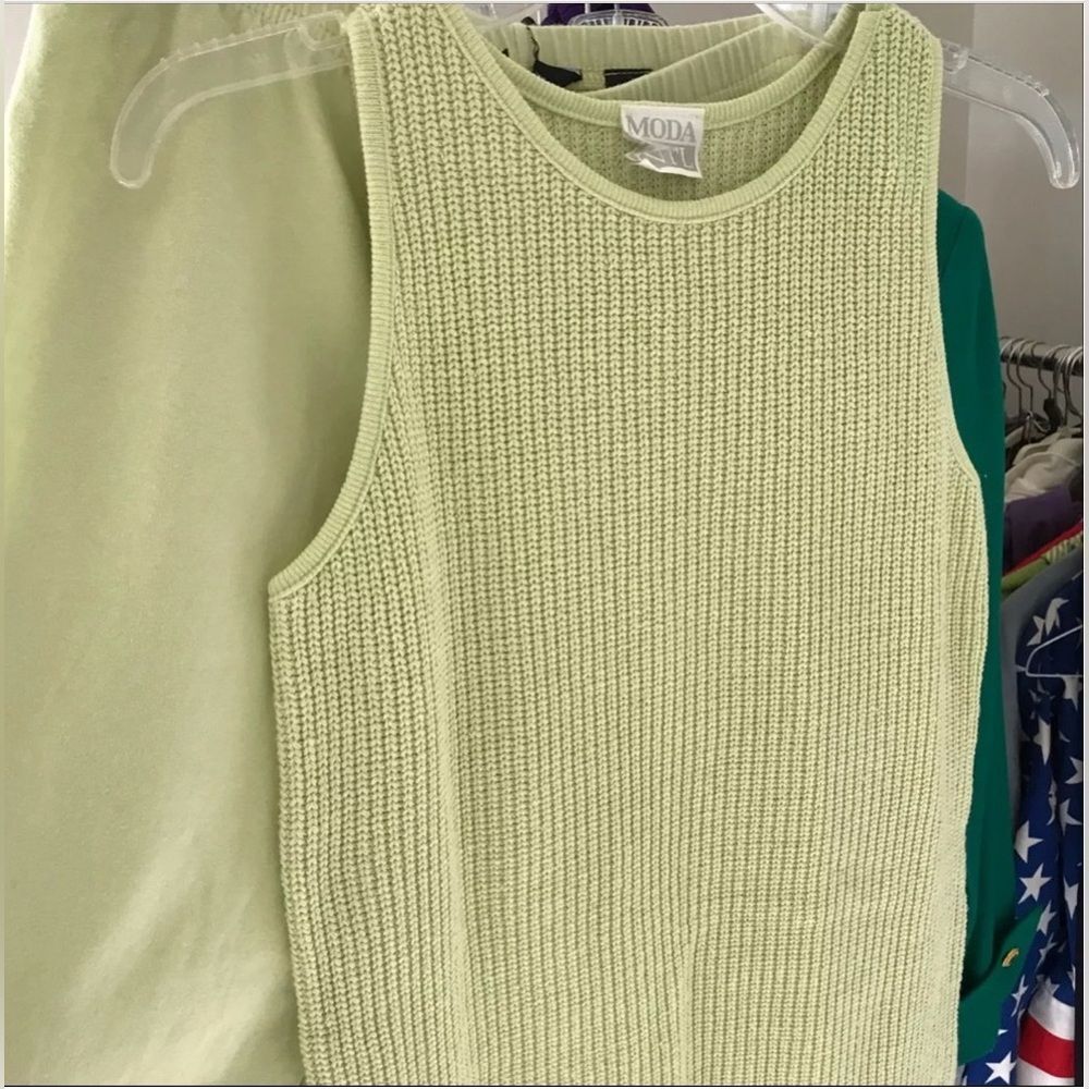 Y2K 90’s VS Moda Intl M/L 2pc Celery Green Leggings & Sleeveless Sweater Set VS